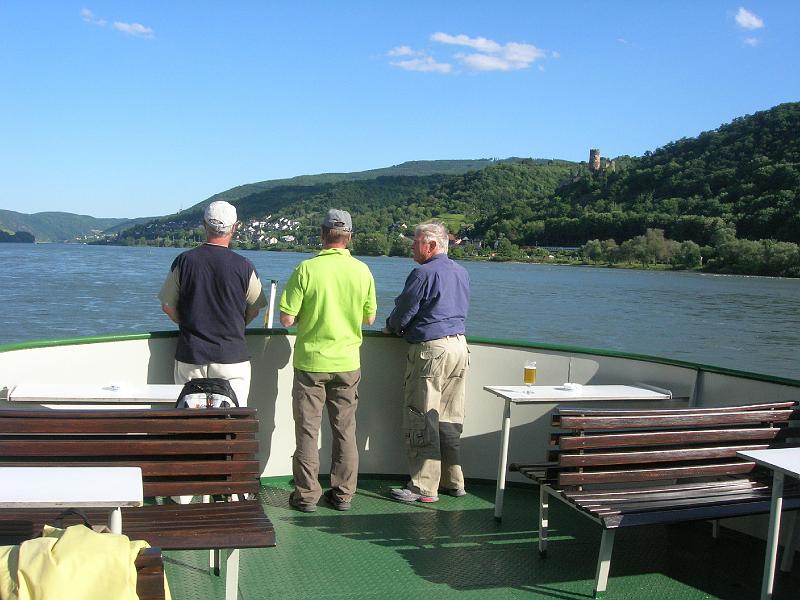 2009-05-Ausflug-Bacharach 056.jpg - Drei Gallionsfiguren im wunderbaren Mittelrheintal - aber habt ihr auch eine Vorderseite?